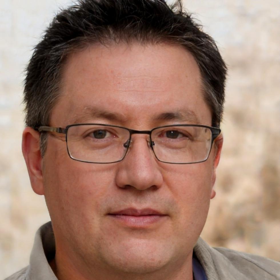 Participante analisando métricas de SEO técnico em ambiente de aprendizagem